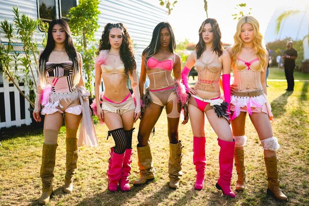 After Skipping Katseye, Manon Bannerman Surprises Coachella Crowd With PinkPantheress Cameo