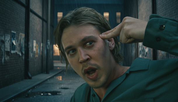 Netflix’s Caught Stealing: The Crime Thriller Everyone’s Talking About in 2025