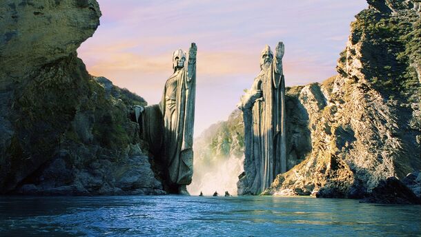 Beating Viggo Mortensen isn’t Jamie Dornan’s aim in The Lord of the Rings - image 1