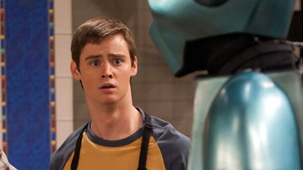 Why isn't Zeke in Wizards Beyond Waverly Place? Dan Benson has answered the question himself