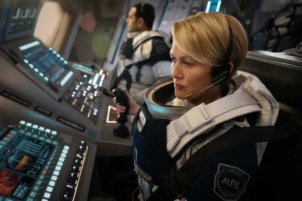 How long does it take to get to Mars in For All Mankind?