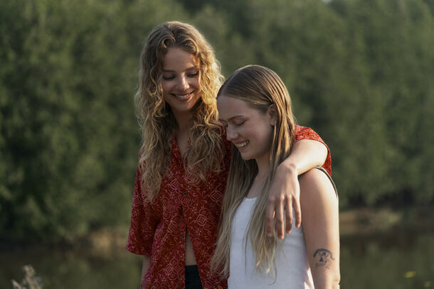 How old is Oona in Sterling Point? The show only puts a number on her 12-year-old sister — the rest takes working out