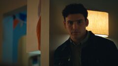 Maximum Pleasure Guaranteed: who is the killer? The show reveals him to viewers by episode 3