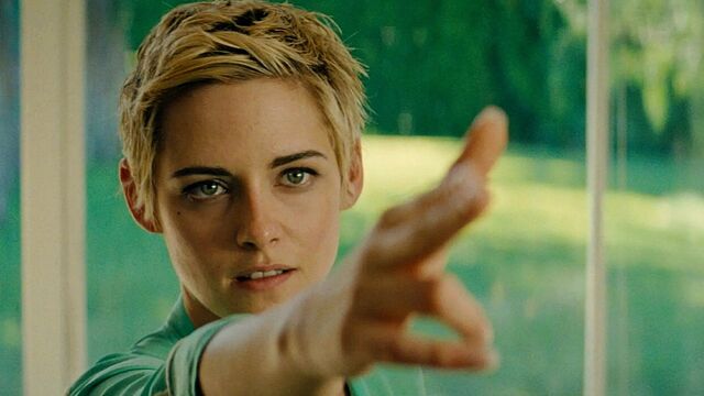 Kristen Stewart’s Bold First Film Dives Into Trauma, Survival, and Unfiltered Truth