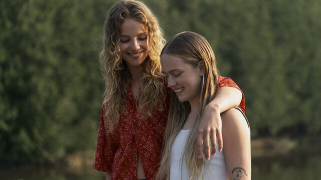 How old is Oona in Sterling Point? The show only puts a number on her 12-year-old sister — the rest takes working out